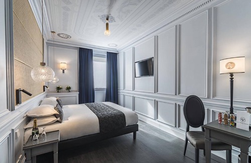 Notre-Dame Hotel | Hotel Le Versailles