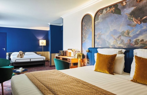 Notre-Dame Hotel | Hotel Le Versailles
