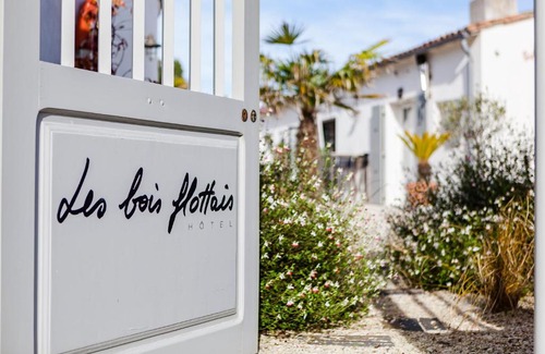 Le Bois-Plage-en-Re Hotel | Hotel Les Bois Flottais