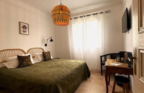 Le Lavandou Hotel | Hotel Les Flots Bleus
