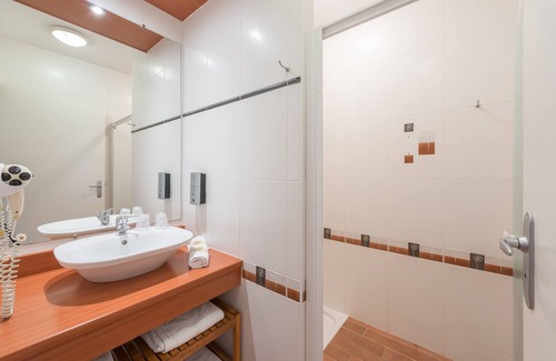 Bressuire Hotel | Hotel Les Trois Marchands