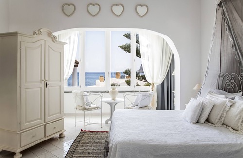 Panarea Hotel | Hotel Lisca Bianca