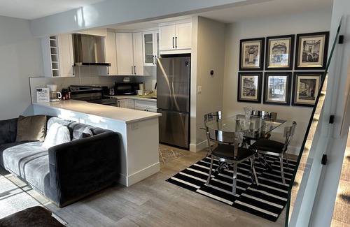 Southeast Calgary Casa | Hotel living, newly renovated, AC, minutes to DT