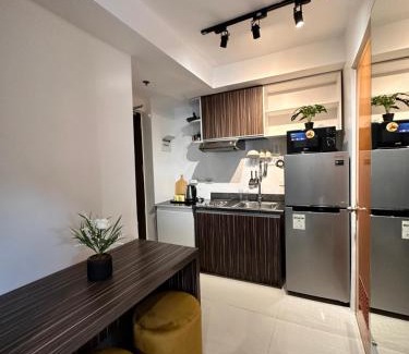 Mabolo Apartamento | hotel living,The Persimmon Suites 2-4pax (1430)