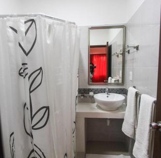 Downtown Cancun Hotel | Hotel Los Girasoles