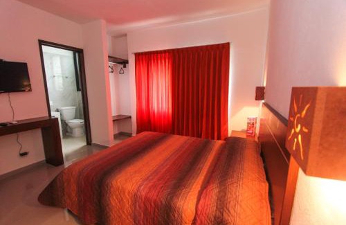 Downtown Cancun Hotel | Hotel Los Girasoles
