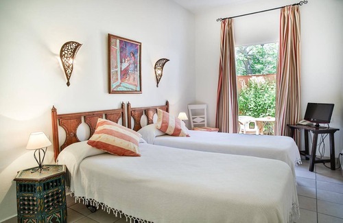Los Canos de Meca Hotel | Hotel Madreselva