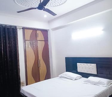 Delhi Cama Y Desayuno | Hotel Mannat In Laxmi Nagar