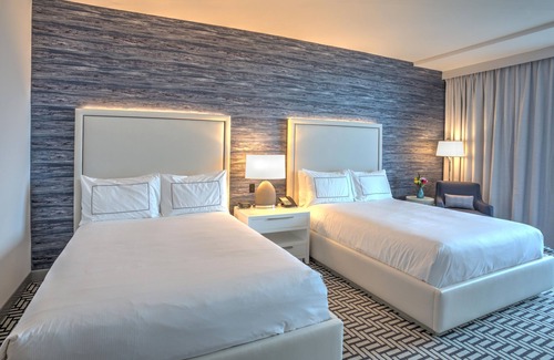 Central Beach Complejo | Hotel Maren Fort Lauderdale Beach, Curio Collection by Hilton