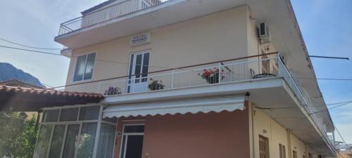 Kamena Vourla Hotel | Hotel Matina