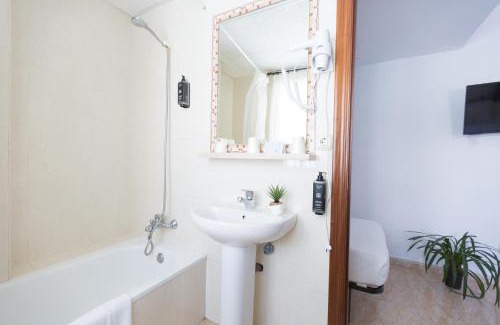 Historic Center of Estepona Hotel | Hotel Mediterráneo by Croma