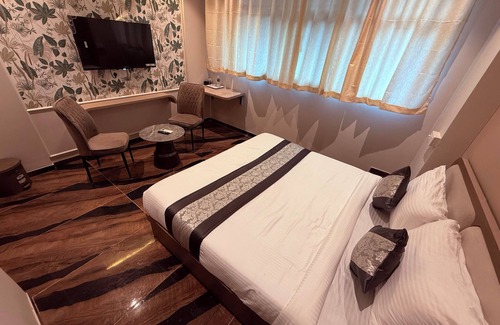 Thane West Cabina | Hotel Melody NX