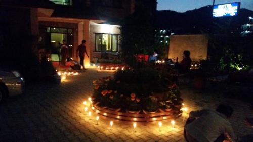 Pokhara Hotel | Hotel Middle Path & Spa