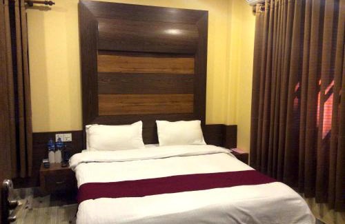 Pokhara Hotel | Hotel Middle Path & Spa