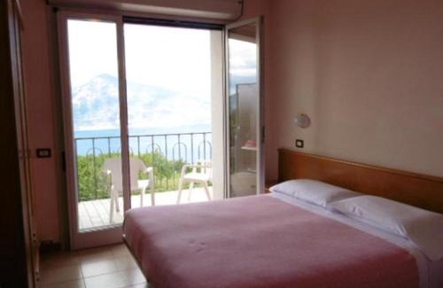 San Zeno di Montagna Hotel | Hotel Miralago