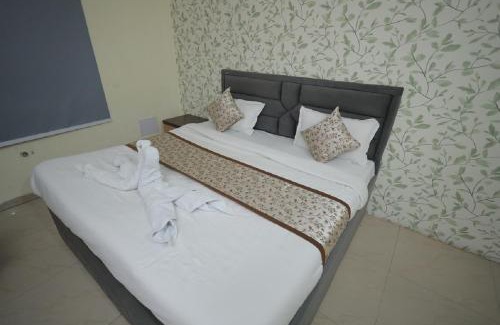 Mathura Hotel | Hotel Mukund Dham-Near Mathura Railway Station