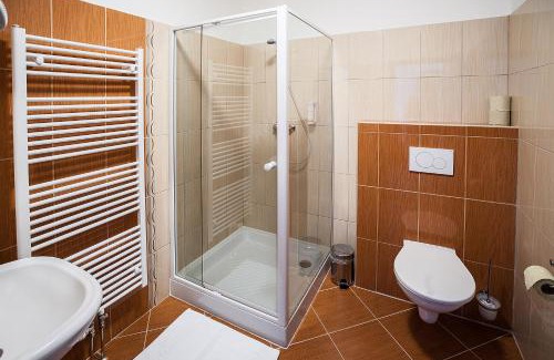 Chotovice Hotel | Hotel Na Farmě Choťovice