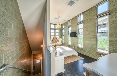Logan Heights Casa | Hotel Narcissus - Room 6