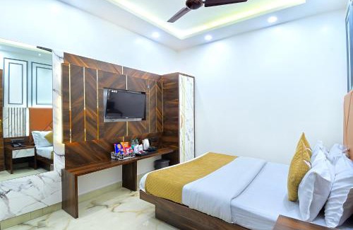 Paharganj Casa | Hotel Nav Durga "2 Walking from New Delhi Railway Station"