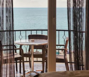 Kvariati Hotel | Hotel Neptun Kvariati