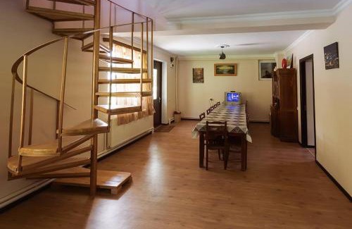 Gergeti Hotel | Hotel Nini