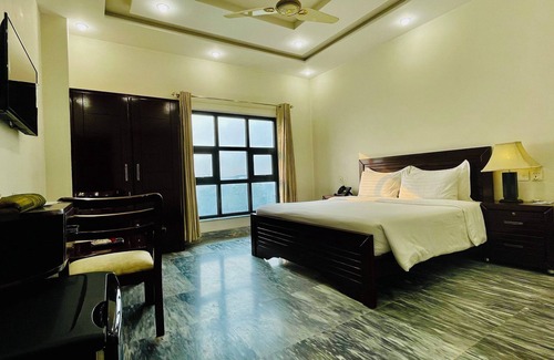 Lahore Hotel | Hotel Nova