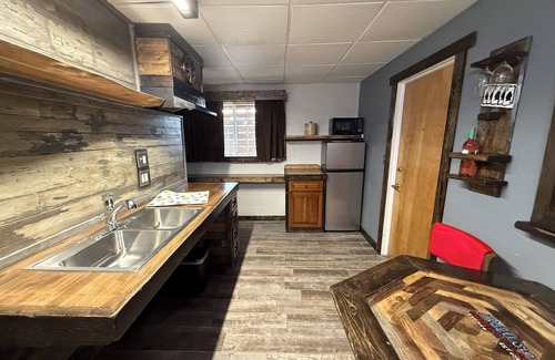 Chamberlain Hotel | Bel Aire Motel