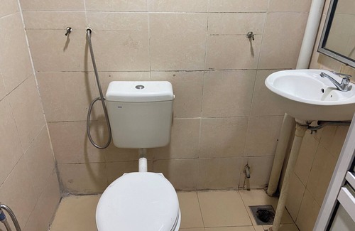 Muadzam Shah Hotel | OYO 91065 Hotel De Anjung