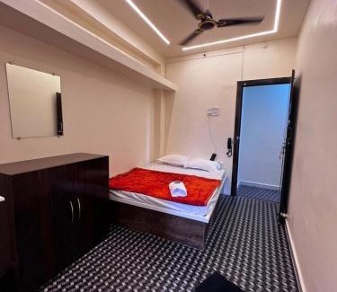 Nashik Road Hotel | Hotel O Meet Inn