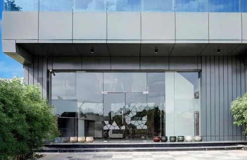 Gurugram Hotel | Hotel O Sky premium
