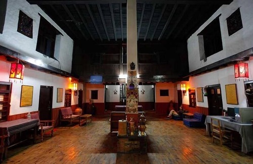 Mustang Hotel | Hotel Om's Home