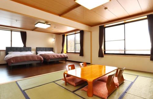 Yudanaka Shibu Onsen Hotel | Hotel Omodaka