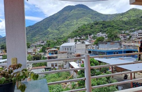 San Pedro La Laguna Hotel | Hotel PENELEU