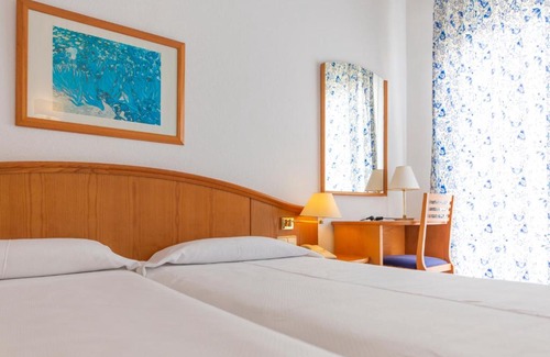 Roses Town Center Hotel | Hotel Ramblamar
