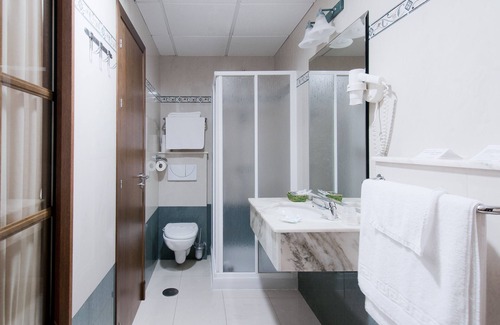 Conil de la Frontera City Center Hotel | Hotel Restaurante Blanco y Verde