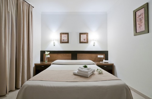 Conil de la Frontera City Center Hotel | Hotel Restaurante Blanco y Verde