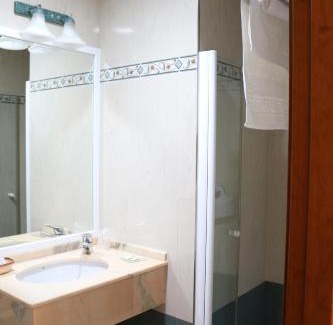 Conil de la Frontera City Center Hotel | Hotel Restaurante Blanco y Verde