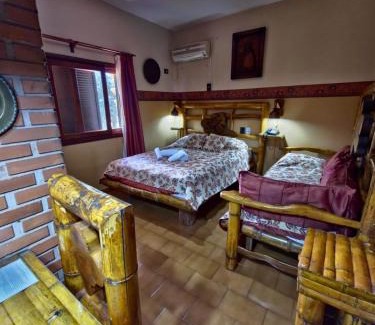 Puerto Esperanza Hotel | Hotel & Restaurant Las Brisas
