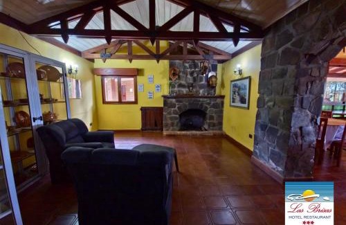 Puerto Esperanza Hotel | Hotel & Restaurant Las Brisas