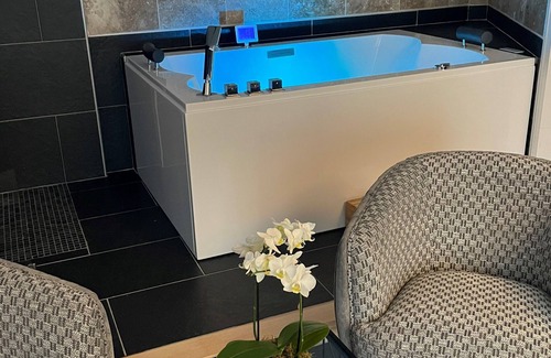 Loriol-sur-Drome Hotel | Hotel-Restaurant Les Oliviers