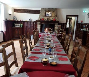 Combreux Hotel | hotel restaurant la coix blanche
