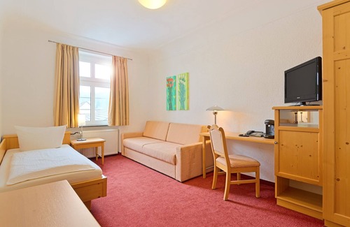 Kuedinghoven Hotel | Hotel-Restaurant Zur Post