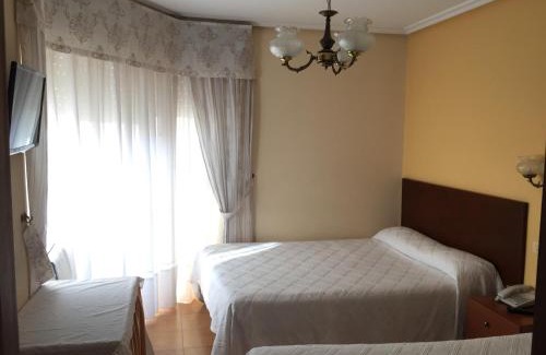 O Carballino Hotel | Hotel Restaurante Derby