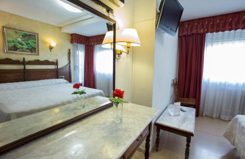 Alamedilla Hotel | Hotel Reyes Catolicos
