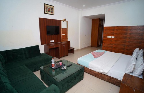 Sahibabad Hotel | Hotel Rise - Vaishali