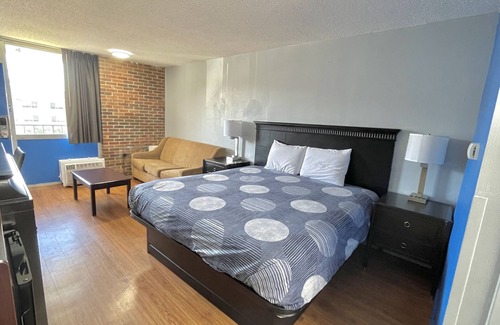 Nashville Hotel | Hotel Room With King Bed