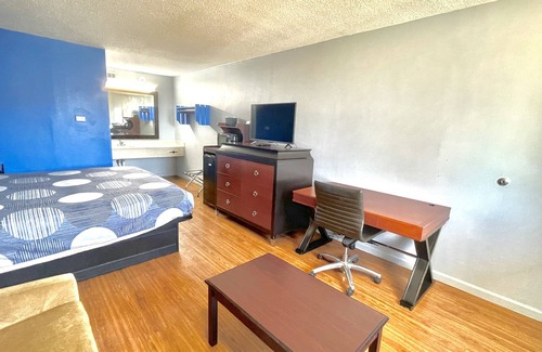 Nashville Hotel | Hotel Room With King Bed