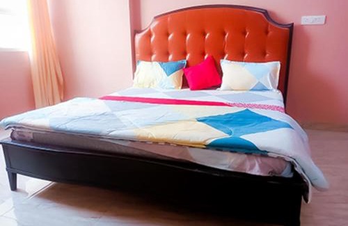 South West Cama Y Desayuno | Hotel Rose In Dwarka 8 Sec