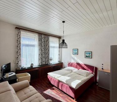 Kiel Hotel | Hotel Runge 24 7 Check In & Free Parking