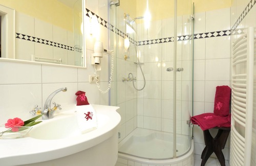 Poertschach am Woerthersee Hotel | Hotel Schloss Leonstain
